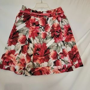 WHITE HOUSE BLACK MARKET Floral Skirt, Size 4